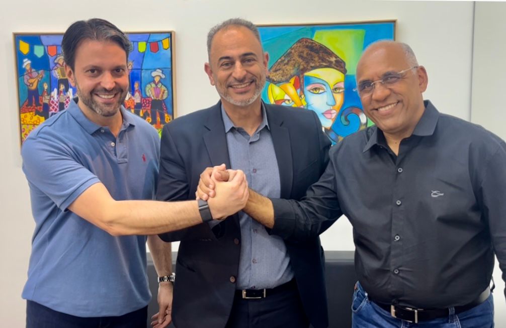 Presidente estadual do PP convidou prefeito para se filiar ao partido.